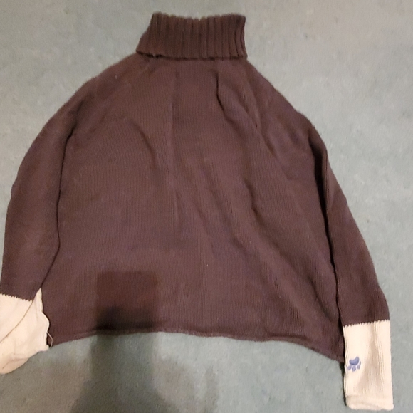 Sweater - Picture 2 of 2